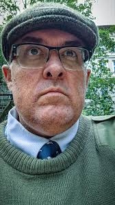 Best affordable point and shoot? Photo for attention.