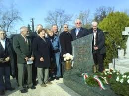 A(z) fehér miklós című videót w.axlrose1 nevű felhasználó töltötte fel a(z) sport kategóriába. Az 51 Vandorgyules Tapolcan Magyar Olimpiai Akademia 2008 Aprilis 7 Hetfo Haromszek Fuggetlen Napilap Sepsiszentgyorgy