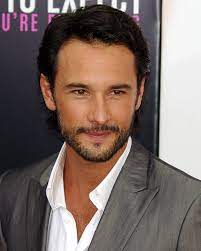 Родриго снимался в рекламе духов chanel вместе с николь кидман. File Rodrigo Santoro We 2012 Shankbone 2 Jpg Wikipedia
