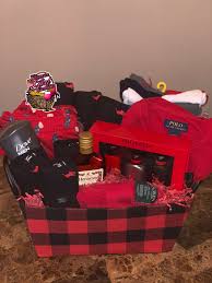 Birthday Baskets For Men Pin By Kassadra Ortega On Diy Gift Baskets For Him Boyfriend Gift Basket Birthday Gift Baskets