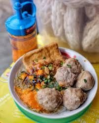 Dalam wadah panci, tuang ari hingga mendidih, tuang sambal dan masak hingga mendidih. Bakso Komplit Yang Enak Dan Murah Makanan Dan Minuman Masakan Indonesia Ide Makanan
