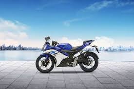 Priced at inr 1.14 lakh | motoroids. Yamaha Yzf R15 Price Specs Mileage Reviews Images