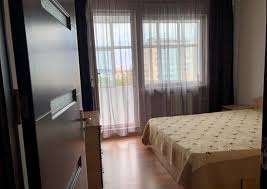 Un apartament cu doua camere in constanta este ideal pentru familiile ce abia au inceput sa isi paveze drumul in viata, dar si pentru cei care acest drum este cunoscut si sunt la capitolul in care invata sa devina parinti. Apartament 2 Camere Semidecomandat Imbunatatiri Zona Centru Strada Traian Bluesky Agentie Imobiliara Constanta
