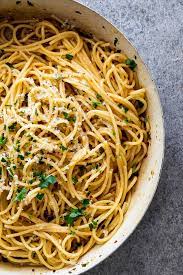 Spaghetti Aglio E Olio Simply Delicious Recipe Food Spaghetti Recipes Easy Spaghetti Recipes