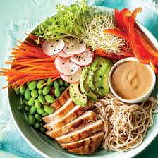 Recette De Bols Repas De Poulet Et Legumes Croquants Au Sesame Coup De Pouce Healthy Clean Eating Bowls Recipe Vegetable Lunch