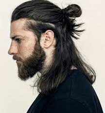 Hay hombres que no quieren oír ni hablar de cortar su pelo y prefieren lucir su melena al viento, o lucir su masculinidad en una coleta. Los Mejores Cortes De Pelo Largo Para Hombre Modaellos Com