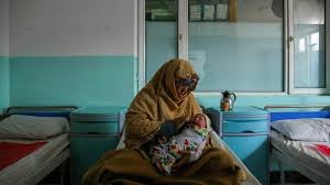The extremists banned many things — like owning a television and playing music — and enforced harsh punishments for those who defied their orders. Afghanistan Weniger Gelder Behindern Medizinische Versorgung Fur Frauen Human Rights Watch