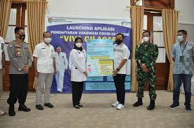 Menurut andri, pendaftaran peserta vaksin yang dilakukan secara online untuk mengantisipasi terjadinya penumpukan atau antrean. Pemkab Cilacap Luncurkan Aplikasi Pendaftaran Vaksinasi Covid 19 Gratis Website Resmi Pemerintah Kabupaten Cilacap