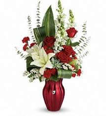 Pin By Mjportillo On Flores Valentine S Day Flower Arrangements Rose Flower Arrangements Creative Flower Arrangements