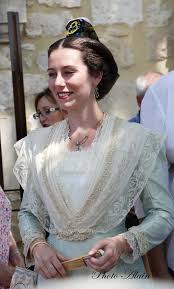 Provence Provencal Arlesienne Costumetraditionnel Costume Francais French Folkcostume Traditio National Dress Traditional Dresses Wedding Dresses Lace