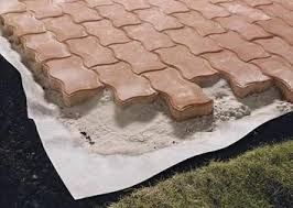 Геотекстиль под плитку тротуарную: технология укладки