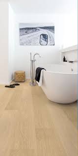 Stratifié resistant à l eau. Un Sol Stratifie Resistant A L Eau Que Vous Allez Adorer Quick Step Sol Stratifie Sol Stratifie