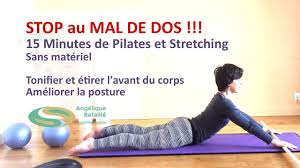 Montez la tête comme pour regarder au plafond, et pointez le il s'agit simplement de se se suspendre par les main et de laisser le poids du corps tirer sur le bas du dos. Stop Au Mal De Dos 15 Minutes De Pilates Pour S Etirer Se Tonifier Et Ameliorer Sa Posture Youtube