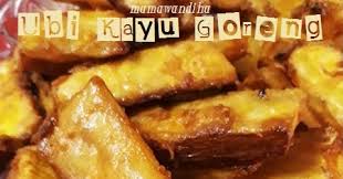 Campurkan dengan tepung tapioka, gula pasir, dan baking powder. Dari Dapur Madihaa Ubi Kayu Goreng