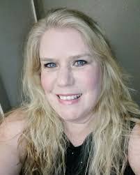 Debra Straub's Instagram, Twitter & Facebook