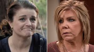 Robyn Brown looks so much like Anne Hathaway it's uncanny!!! Why isn't  anyone else talking about this