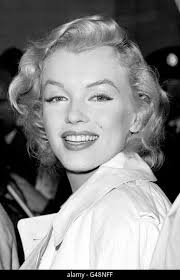 Marilyn monroe smiling actress hi-res stock photography and images