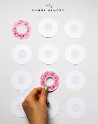 El juego de mesa de preguntados tiene el mismo modo de juego que preguntados. Juegos De Mesa Caseros Divertidos Y Para Imprimir