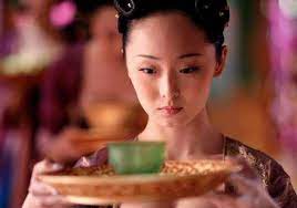 She is more powerful than Empress Wu Zetian, driving the mad emperor to be angry with the emperor, and gifting the imperial concubine to the beggar. | DayDayNews