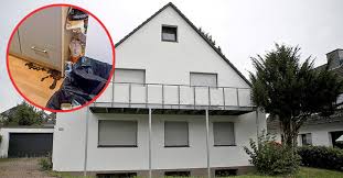 Lionel messi is an argentine football striker, currently playing for fc barcelona. Miethaus Als Messie Bude Zuruckgelassen Bvb Star Verklagt