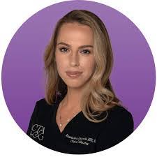 Elena Shapiro's Instagram, Twitter & Facebook