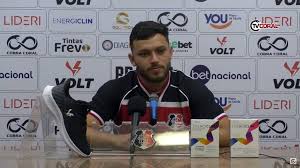 Santa Cruz apresenta o meia-atacante Rian Lopes, ex-Atlético-GO