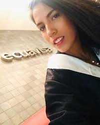 1 o 2? #working #Telemundo #Ecuavisa @ Ecuavisa