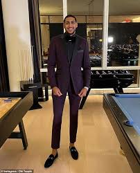 The latest stats, facts, news and notes on lebron james of the la lakers The Best Dressed Basketball Players At The 2020 Nba Draft Designed Their Own Suits With Indochino Daily Mail Online