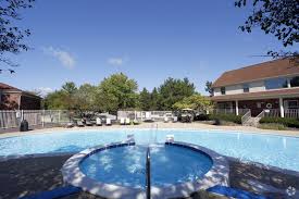 Residents can enjoy a performance from the indianapolis symphony orchestra at hilbert circle theatre, cheer on the indianapolis colts at lucas oil stadium, and peruse the stores in circle centre mall. Apartments Under 600 In Indianapolis In Apartments Com