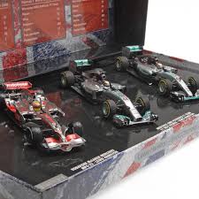 Le championnat du monde d'échecs 2014 est l'édition 2014 du championnat du monde du jeu d'échecs. Set De 3 Voitures Lewis Hamilton Champion Du Monde 2008 2014 2015 Minichamps 412081415 Miniatures Minichamps