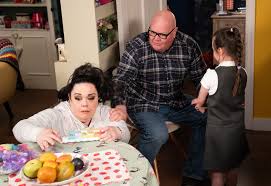 Emmerdale Soap Scoop! Robert returns again