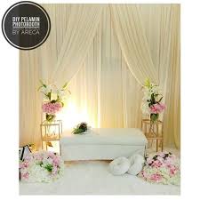 I have to handle all the stuff with emak punya pertolongan. Pin By Areca Diy On Design Pelamin Tunang Nikah Diy Pelamin Decor Pink