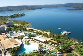 Além do belo lago de caldas novas com esportes náuticos para aumentar. Caldas Novas Parques E Clubes Nautico Praia Clube