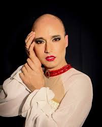 No es fácil ser pelada