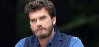 Kıvanç tatlıtuğ kimdir, kaç yaşında? Kivanc Tatlitug Und Stilberaterin Basar Dizer Sind Zuruck Nachrichten
