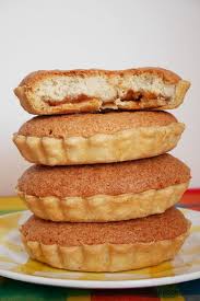 Le Tourment D Amour A La Goyave Le Dessert Emblematique Des Saintes Recette Tourment D Amour Cuisine Antillaise Dessert Antillais