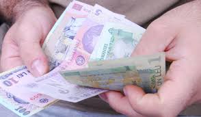 Banca naţională a scos din circulaţie anul trecut 10% din cantitatea de bancnote care circulă în piaţă, fiind considerate prea uzate. Cum SÄƒ Faci Bani In Fiecare LunÄƒ Metoda Bancnotei De 5 Lei