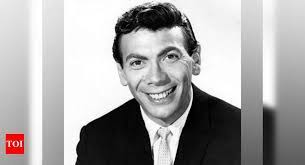 Jeanne Ames's Instagram, Twitter & Facebook