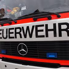 Das feuer, das von den einsatzkräften im bereich. Grosseinsatz Fur Die Feuerwehr Brand In Manfort Radio Leverkusen