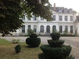 Guyancourt Sur Noye Chateau La Rougediere En 2020 Chateau Monuments Historiques Brique Et Pierre