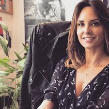 Quatre ans après avoir pris la place de faustine bollaert, désormais sur france 2, la compagne de kad merad a elle aussi pris la décision. The Printed Dress Of Julia Vignali Account On The Instagram Of Juliavignali Spotern