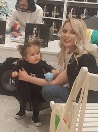 Gaseste informatii utile despre laura cosoi copil si alte teme conexe. Interviu Exclusiv Laura Cosoi Ne Mai Dorim Un Copil Vedete Libertatea Pentru Femei