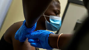 South african volunteers on astrazeneca's experimental coronavirus vaccine trial said they were not worried to hear the trial had been paused after a some 2,000 volunteers in south africa are taking part in the trial which was paused globally on tuesday after an unexplained illness in a participant. South Africa Halts Rollout Of Astrazeneca Vaccine Financial Times