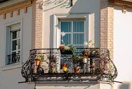 Para realizar ofertas deben mirar a la cámara y levantar la mano para que el martillero tome su oferta,cuando nadie mas oferte por el lote en subasta,el martillero indicara el nombre del comprador ,el precio de venta,y si el precio fue por el lote completo,por cada pieza,por kilo o por unidad de medida. Las Ventajas De Las Barandillas Para Balcon