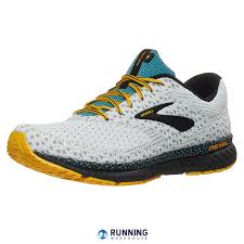 Black And Yellow Running Shoes The Brooks Revel 3 Is A Lightweight Running Shoe That Offers Soft Comfort And A Stylish Design At An In 2020 Mens Running Gear Lightweight Running Shoes Running Shoes