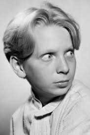 Reparto de Life Returns (película 1935). Dirigida por Eugene Frenke, James  P. Hogan