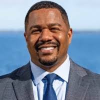 Earl Devaughn's Instagram, Twitter & Facebook