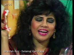 Sempena ulangtahun ke 10 penerbitan album raya solo sharifah aini yang cukup berjaya di pasaran nostalgia aidilfitri diterbitkan semula dengan pakej baru. Sharifah Aini Selamat Hari Raya Youtube