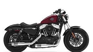 All iron heads are either 900 cc. Riding The 2016 Harley Davidson Sportster Forty Eight And Street 750
