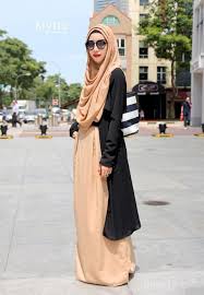 Seragam kerja wanita hitam list batik. Inspirasi Gaya Baju Kerja Muslimah Syar I Agar Cantik Dan Nyaman Seharian